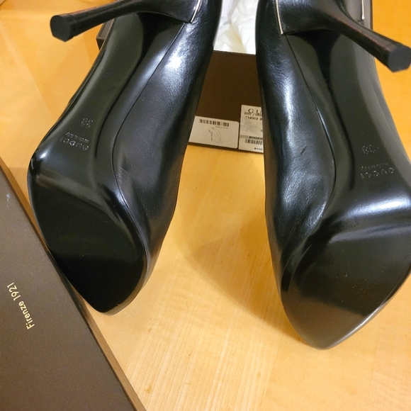 Gucci Leather Pumps- Brand New - Picture 3 of 7